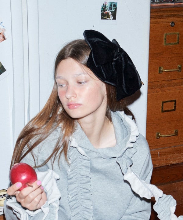 新品　ハルヒロイン グレージレリボン付き人気完売品！ CAROLINA GLASER（カロリナ グレイサー）ベロアリボン バレッタ（ヘア