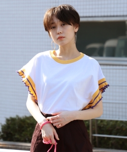 Ray BEAMS / ライン フリルスリーブ Tシャツ