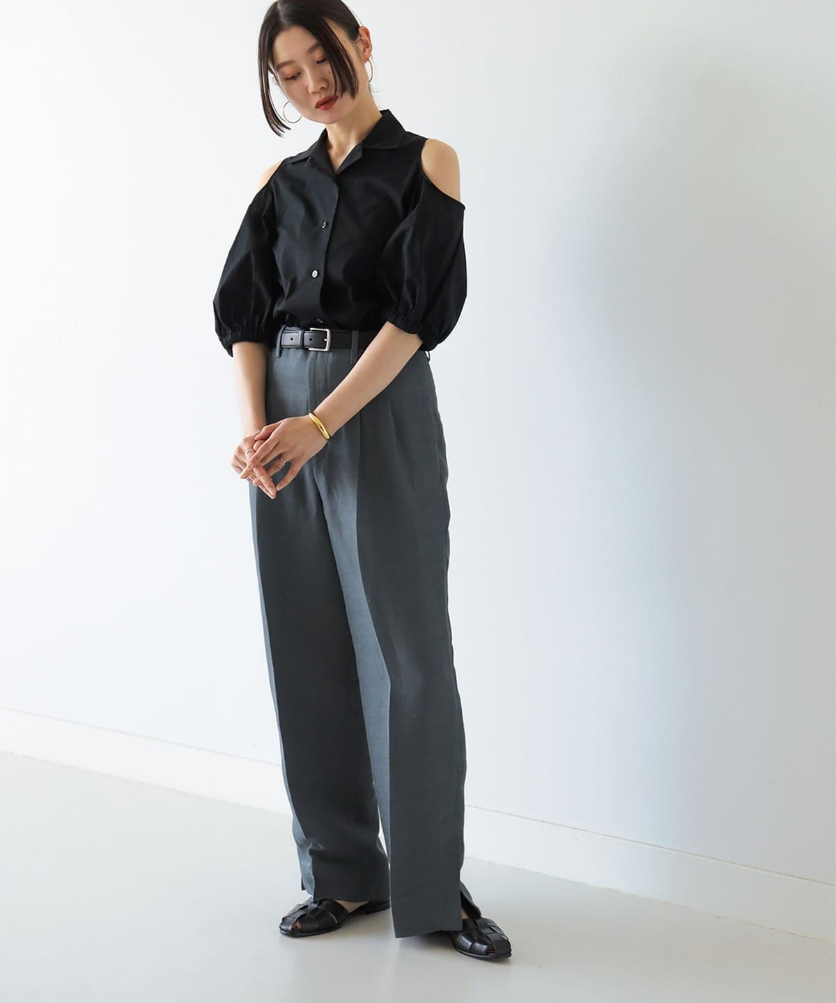 美品 デミルクス ビームス 2万円 Vネックのオーバーシャツ