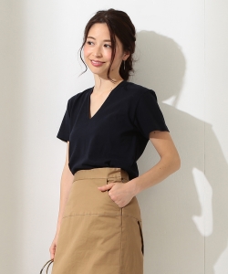 AURALEE / シームレス VネックTシャツ