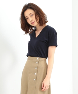AURALEE / シームレス VネックTシャツ