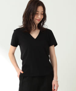 AURALEE / シームレス VネックTシャツ