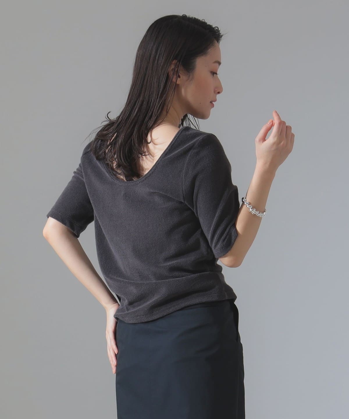 バックオープン パイル プルオーバー. Tシャツ・カットソー WOMEN CHARCOAL. GRAY ONE SIZE バックオープン パイル プルオーバー. Tシャツ・カットソー WOMEN CHARCOAL. GRAY ONE SIZE
