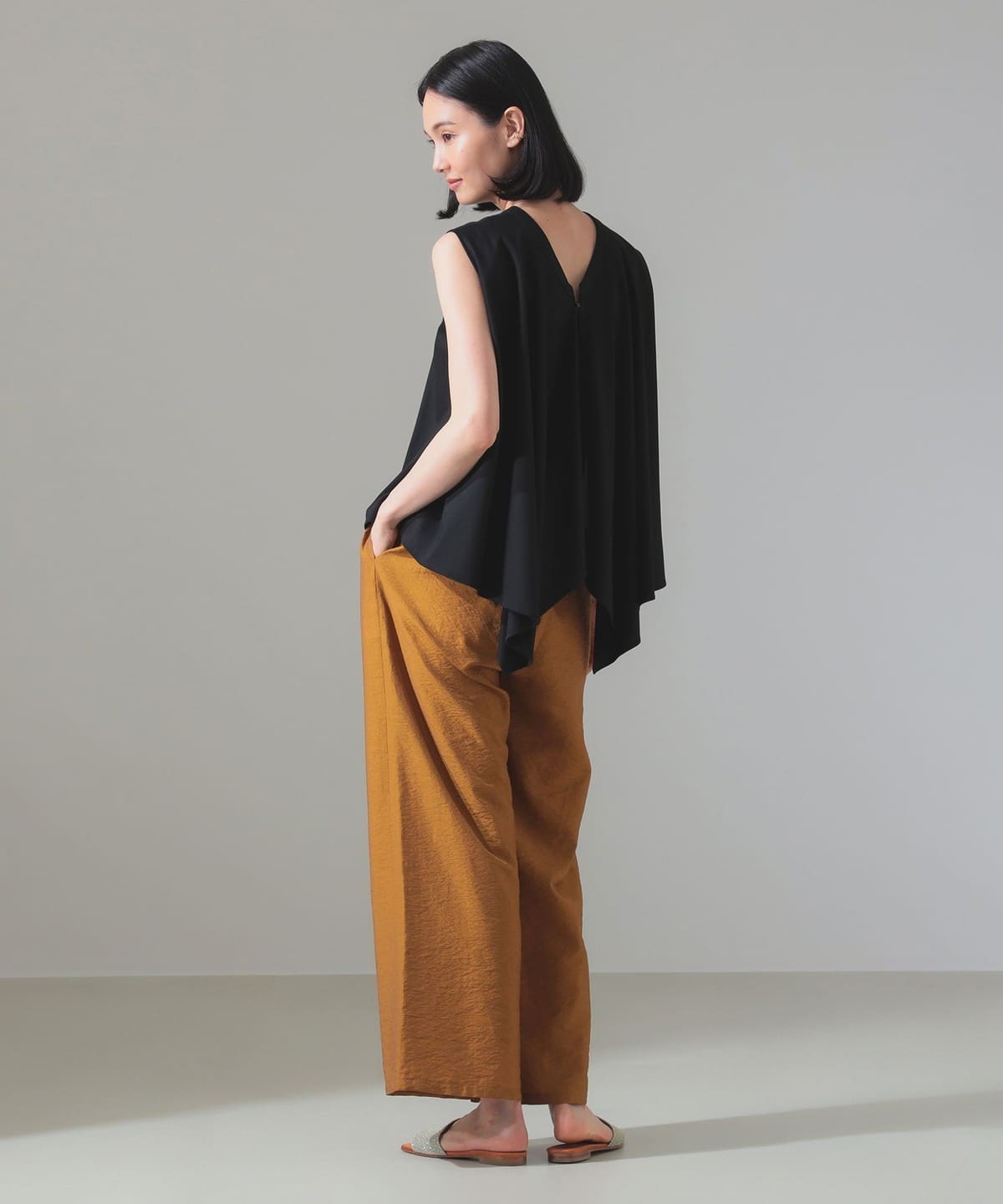 バックドレープ ノースリーブ トップス Tシャツ・カットソー WOMEN BLACK ONE SIZE バックドレープ ノースリーブ トップス Tシャツ・カットソー WOMEN BLACK ONE SIZE