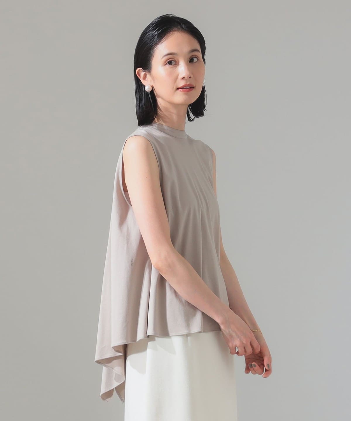 バックドレープ ノースリーブ トップス Tシャツ・カットソー WOMEN BEIGE ONE SIZE バックドレープ ノースリーブ トップス Tシャツ・カットソー WOMEN BEIGE ONE SIZE