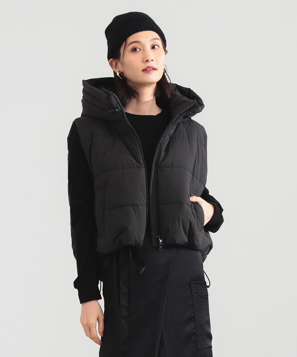 AK+1 リバーシブルダウンベスト Demi-Luxe BEAMS AK+1 リバーシブルダウンベスト Demi-Luxe BEAMS Demi-Luxe