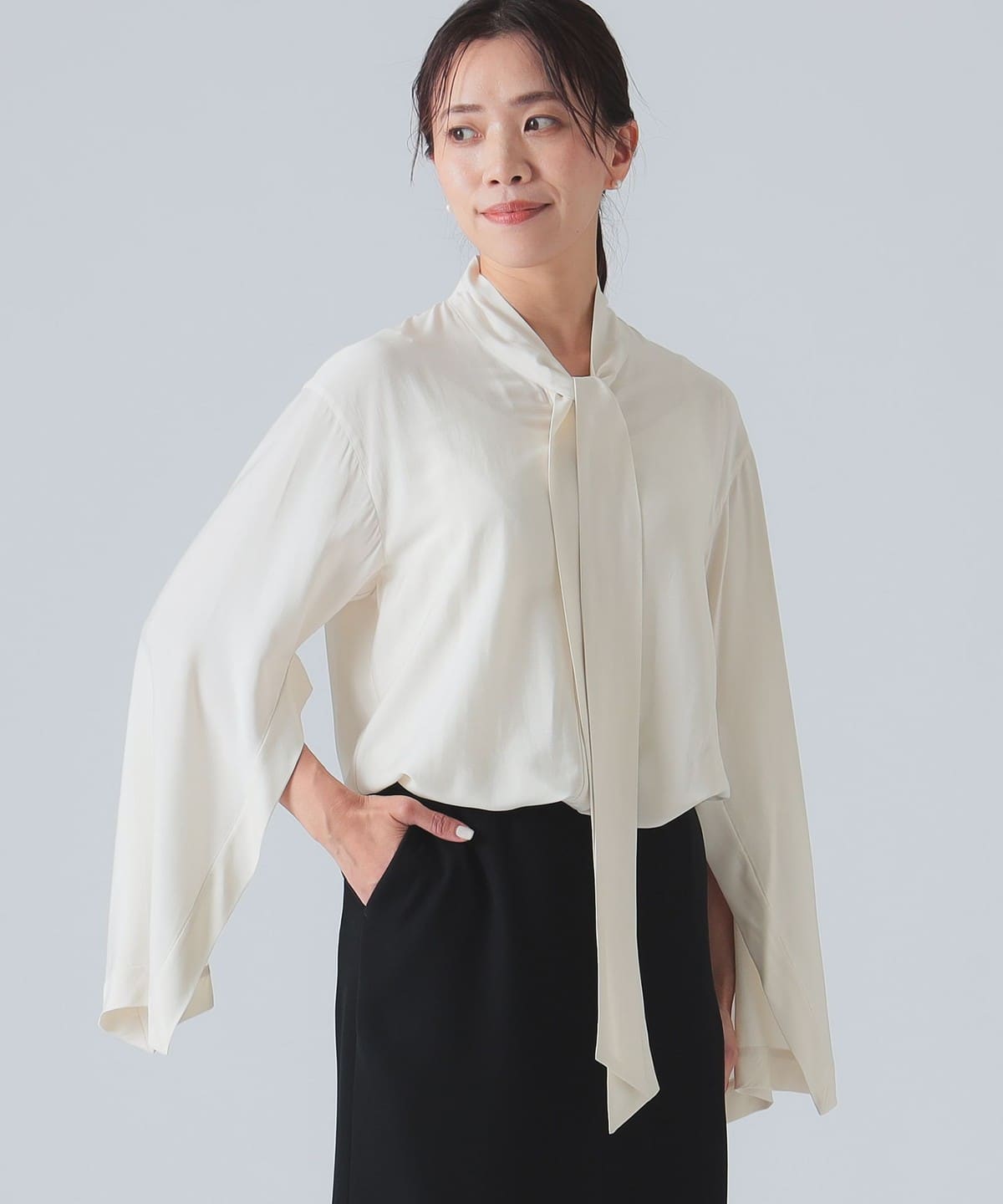 レーヨンサテン ボウタイブラウス シャツ・ブラウス WOMEN IVORY 36 レーヨンサテン ボウタイブラウス シャツ・ブラウス WOMEN IVORY 36