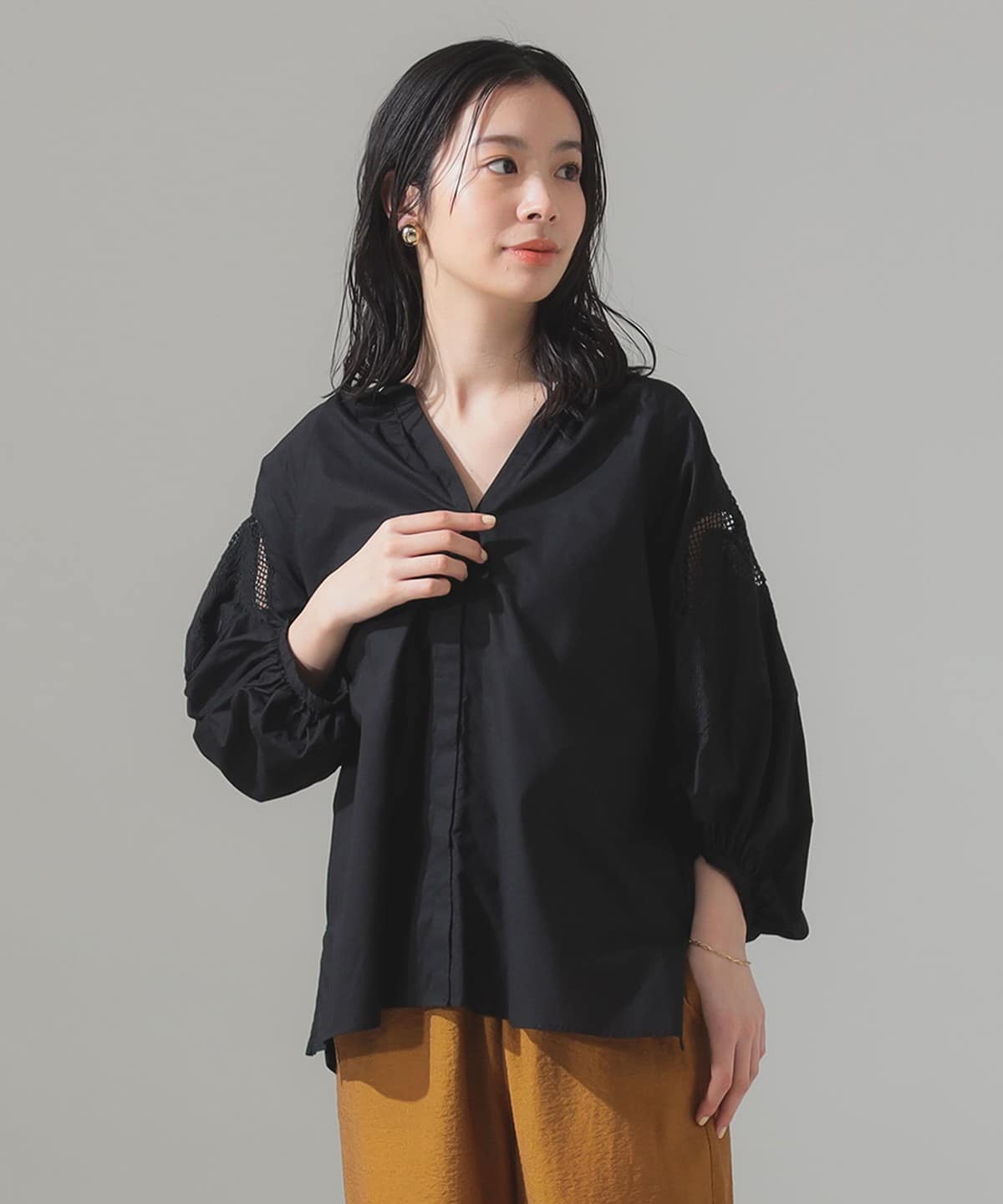 Demi-Luxe BEAMS（デミルクス ビームス）刺繍スリーブ シャツ
