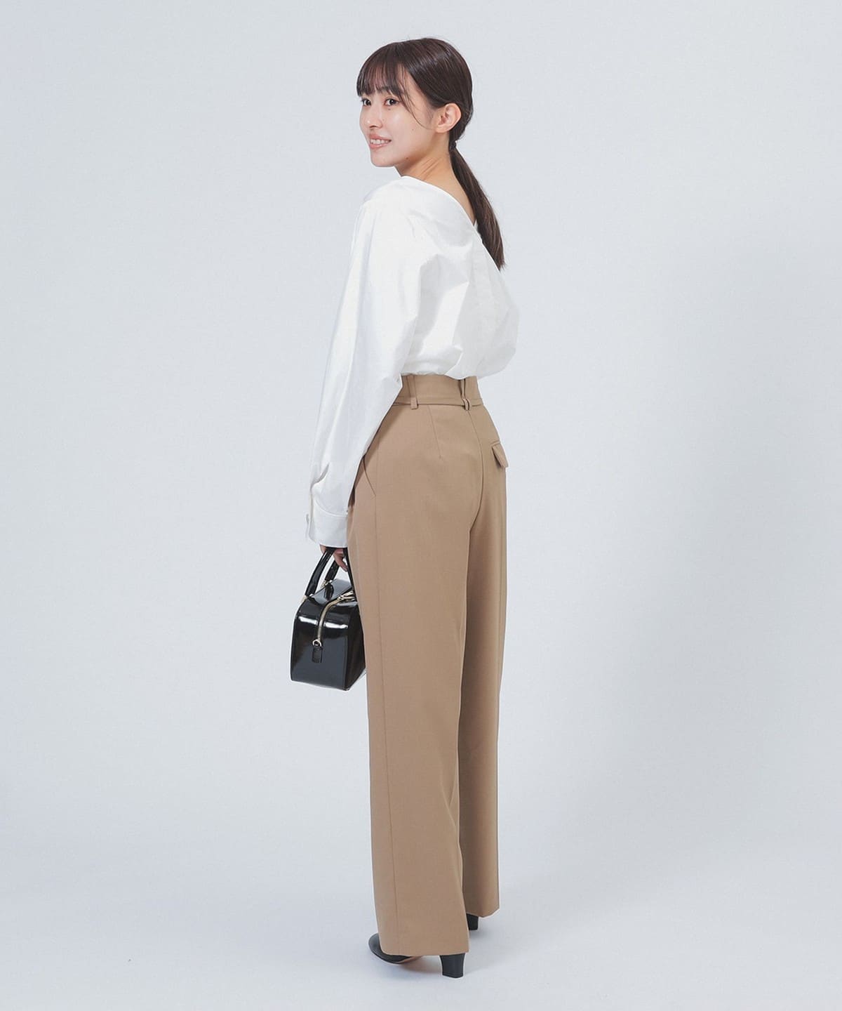 Demi-Luxe BEAMS バックオープンシャツ Demi-Luxe BEAMS（デミルクス ビームス）の「Demi-Luxe BEAMS / バック