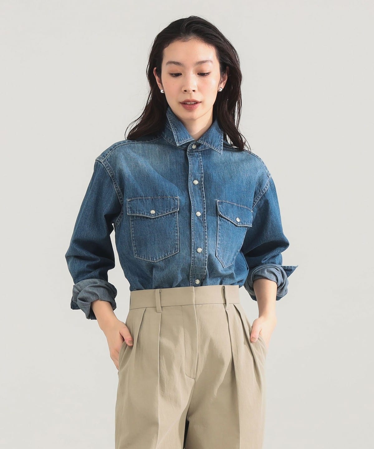 〈22SS〉AK+1 Demi-Luxe BEAMS　ドロストカラーブラウス Demi-Luxe BEAMS（デミルクス ビームス）の「AK＋1 / ドロストカラー