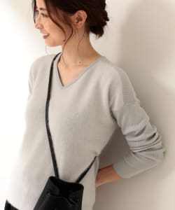 Demi-Luxe BEAMS / フロント フラッフィ Vネックニット