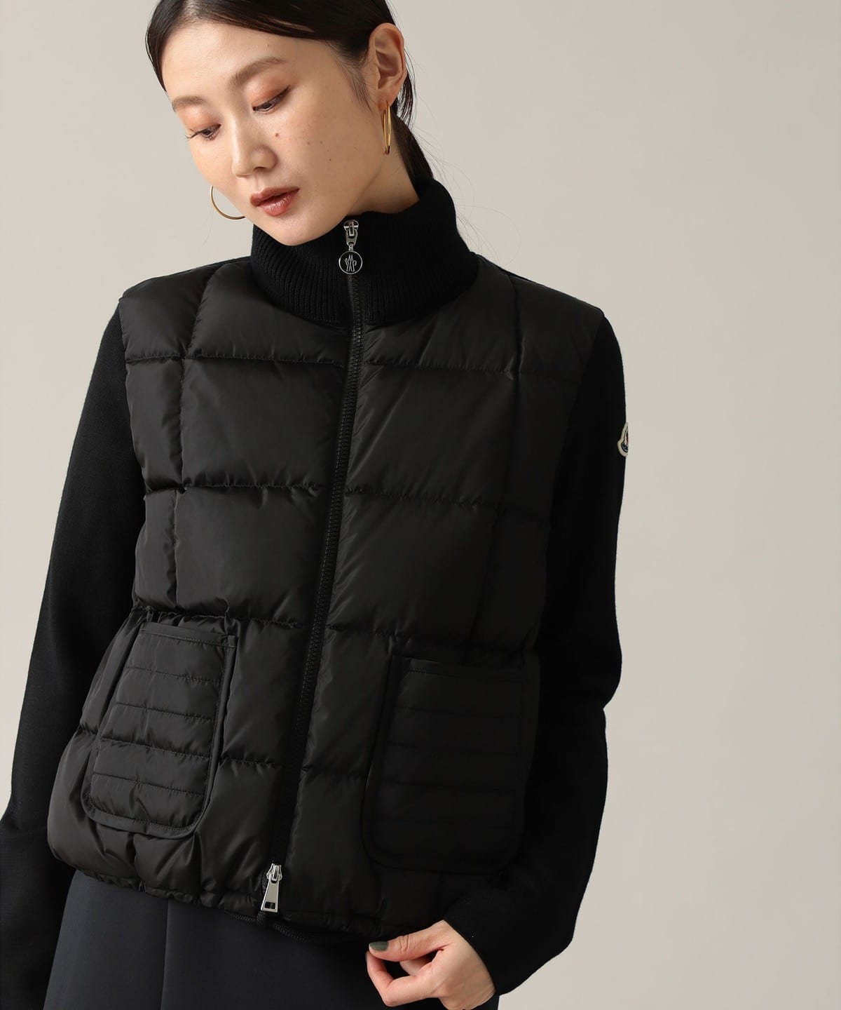 MONCLER モンクレール / 2ポケット ハイネック カーディガン トップス WOMEN BLACK XS MONCLER モンクレール / 2ポケット ハイネック カーディガン トップス WOMEN BLACK XS