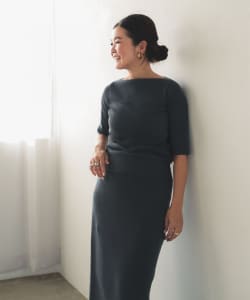 シンプル ボートネックニット .M