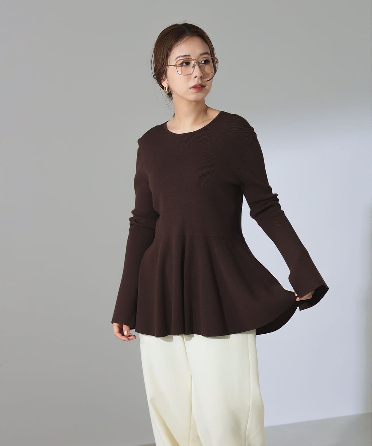 リブ編み ペプラム クルーネックニット トップス WOMEN BROWN ONE SIZE リブ編み ペプラム クルーネックニット トップス WOMEN BROWN ONE SIZE