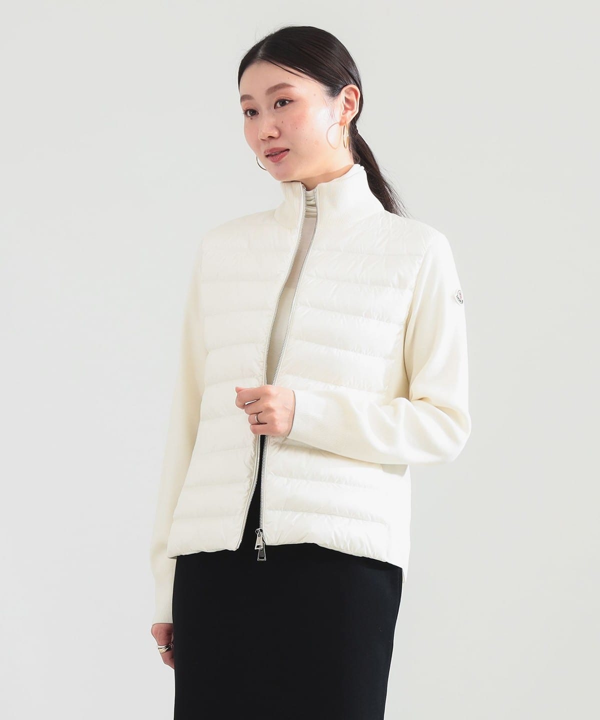 美品　モンクレール　ペプラム　カーディガン　ホワイト Demi-Luxe BEAMS（デミルクス ビームス）MONCLER / ハイネック ジップ