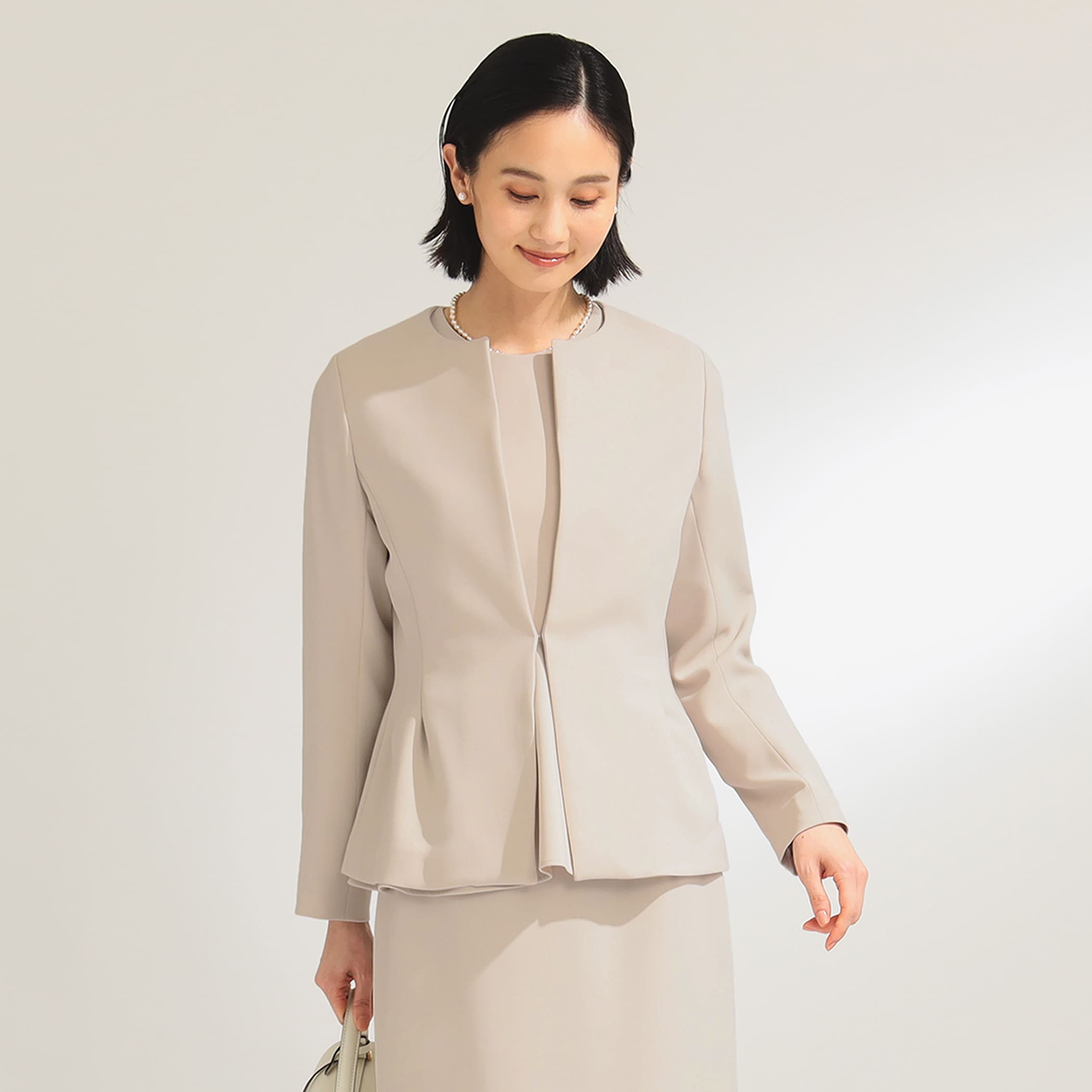 トリアセ ペプラムジャケット* ジャケット WOMEN BEIGE 40 トリアセ ペプラムジャケット* ジャケット WOMEN BEIGE 40