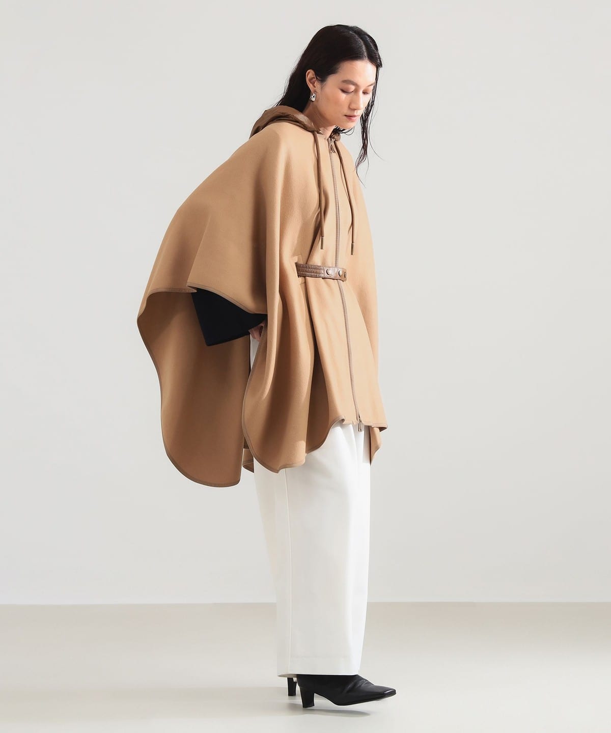 モンクレール Mantella ダウンフード付きポンチョ ケープ キャメル BEAMS SELECTION for WOMEN（ビームス セレクション for ウィメン