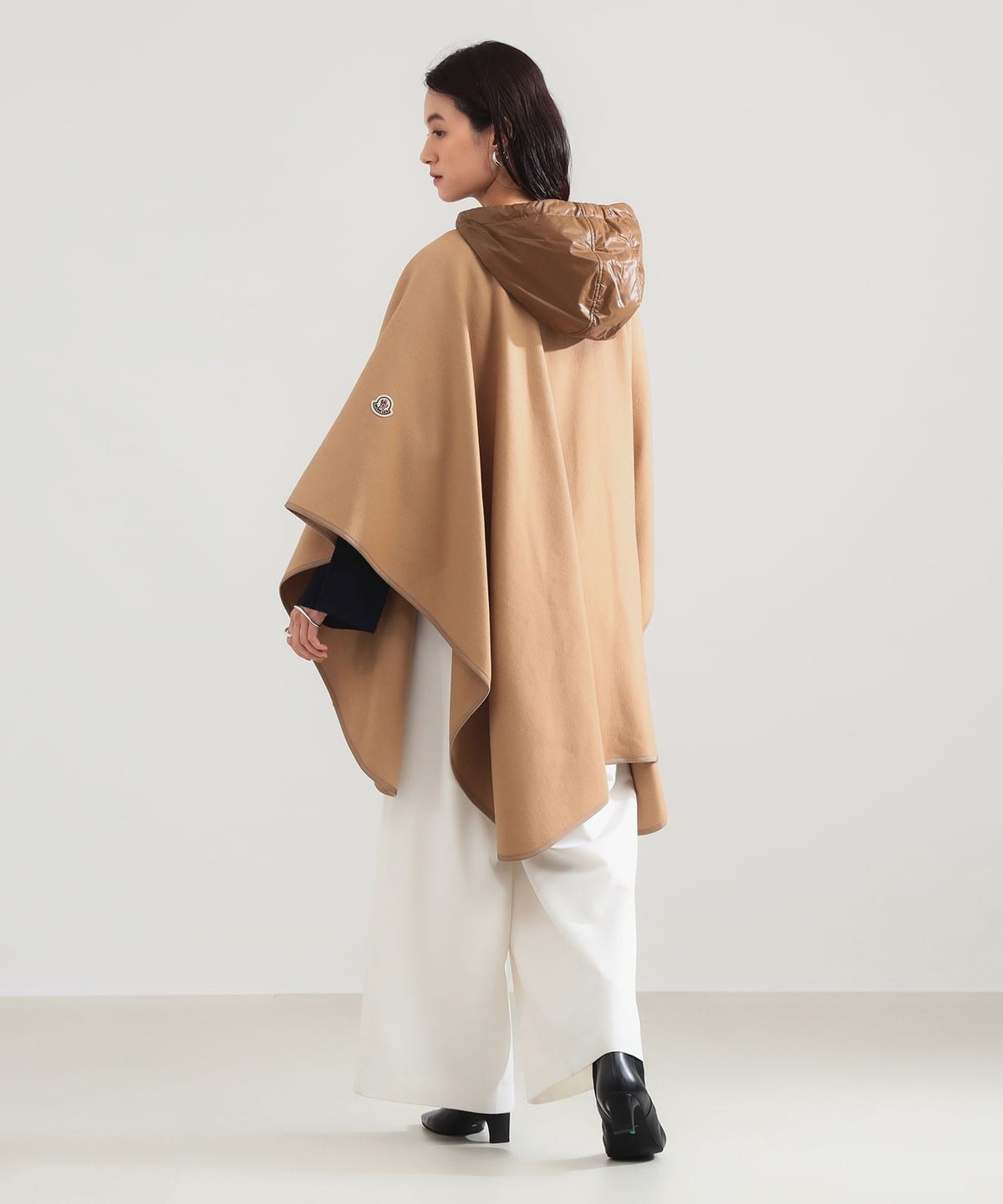 モンクレール Mantella ダウンフード付きポンチョ ケープ キャメル BEAMS SELECTION for WOMEN（ビームス セレクション for ウィメン