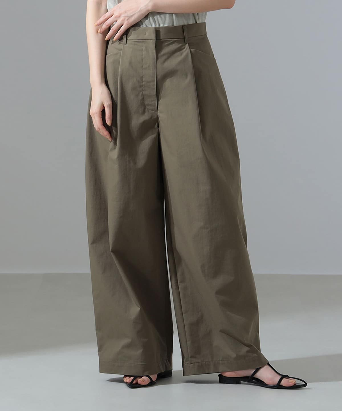 テトロンコットン コンフォート タックパンツ パンツ WOMEN KHAKI 38 テトロンコットン コンフォート タックパンツ パンツ WOMEN KHAKI 38
