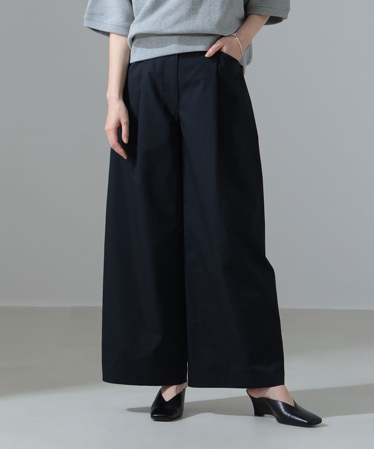 【4/24新規値下げ】テトロンコットン コンフォート タックパンツ パンツ WOMEN NAVY 36 【4/24新規値下げ】テトロンコットン コンフォート タックパンツ パンツ WOMEN NAVY 36