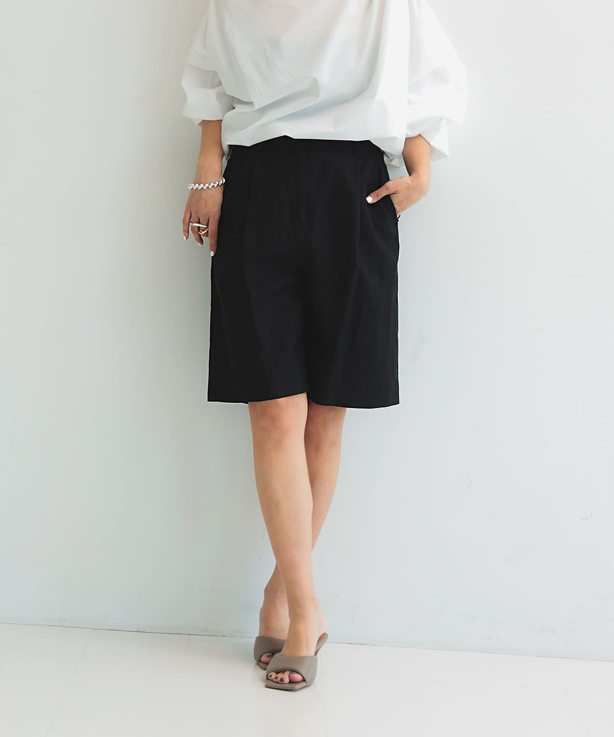 リネン ショートパンツ .M パンツ WOMEN BLACK 36 リネン ショートパンツ .M パンツ WOMEN BLACK 36