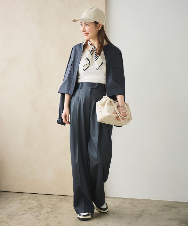 美品 デミルクス ビームス 2万円 ワイドパンツ センタープレスパンツ グレー Demi-Luxe BEAMS（デミルクス ビームス）エディター東原妙子