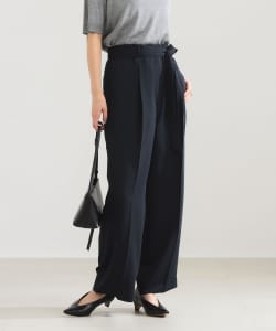 ストレッチサテン タックパンツ