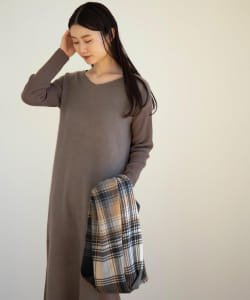 Demi-Luxe BEAMS / フロントフラッフィ Vネックワンピース