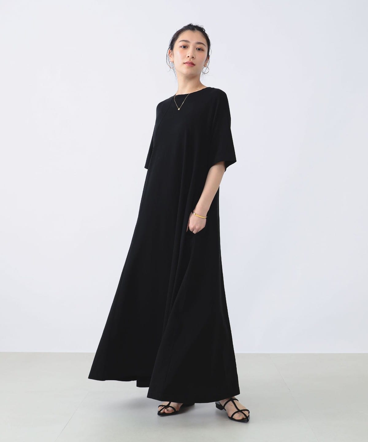 R*読様 ジェームスパースのワンピースです。 新品、タグ付き Demi-Luxe BEAMS（デミルクス ビームス）AK+1 / ツイスト タフタ