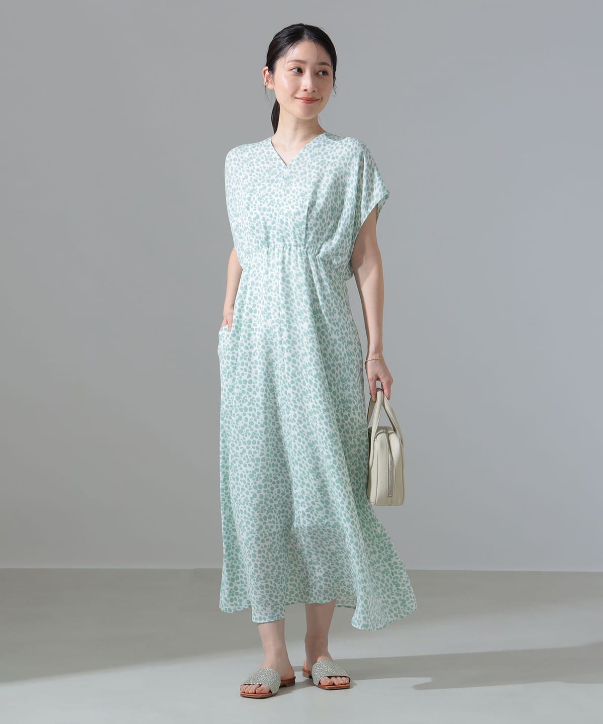 フォレスト Vネック フレアワンピース ワンピース WOMEN GREEN 38 フォレスト Vネック フレアワンピース ワンピース WOMEN GREEN 38