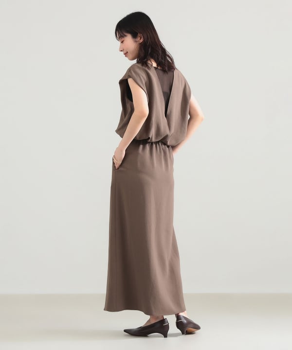 V-neck back sheer dress. BEAMS STAFF: H165 Size 38