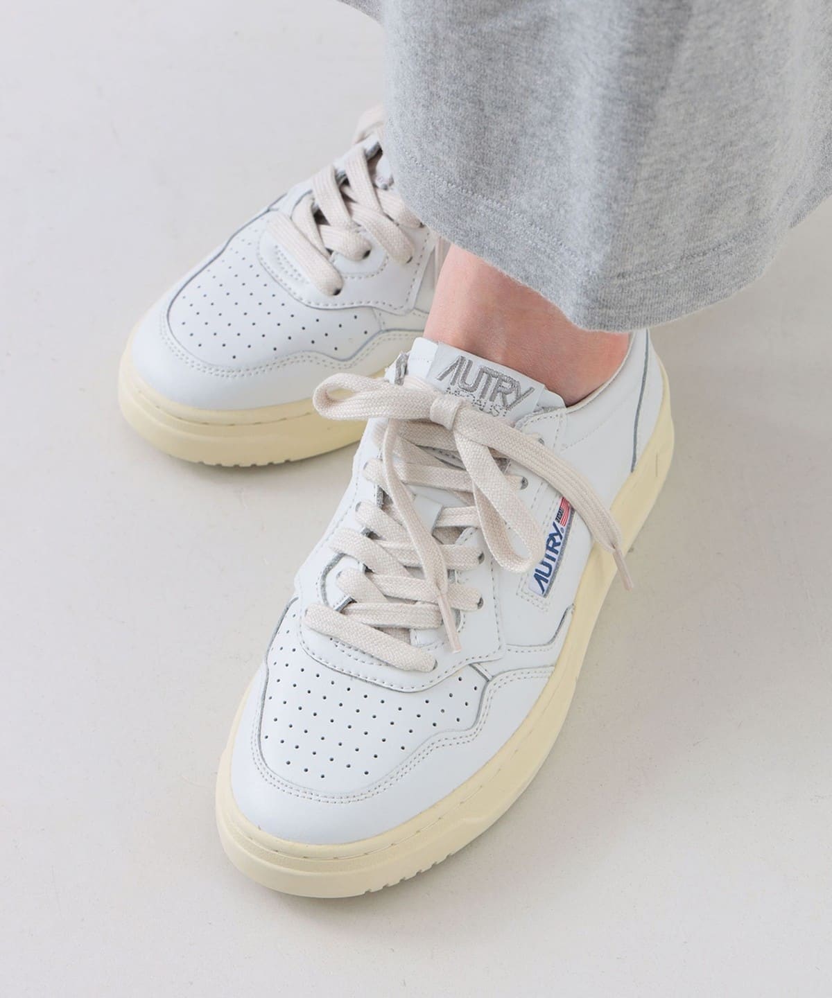 Demi-Luxe BEAMS（デミルクス ビームス）AUTRY / MEDALIST LOW レザー