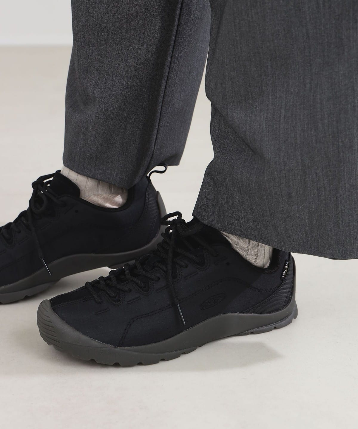 KEEN キーン / Jasper ナイロン ウォータープルーフ スニーカー シューズ WOMEN BLACK 24 KEEN キーン / Jasper ナイロン ウォータープルーフ スニーカー シューズ WOMEN BLACK 24