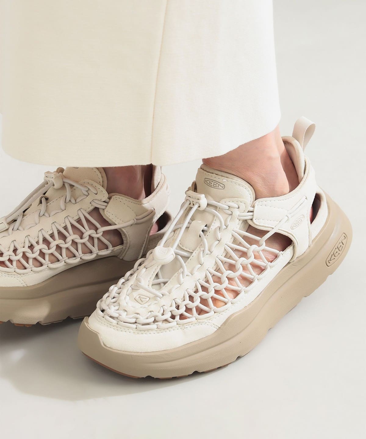 BEAMS WEB限定　KEEN UNEEK サンダル 24cm 64310123680_D_1.jpg