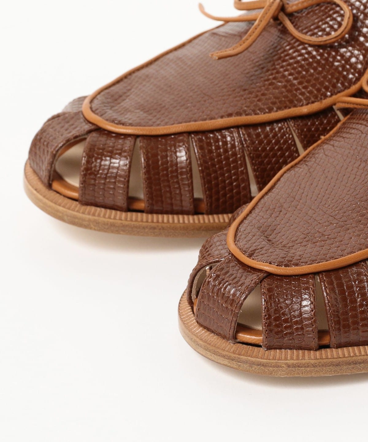 BEAMS luxe 別注ネブローニ赤フラットサンダル