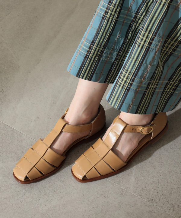 PASCUCCI GURKA SANDAL 白 - ファッション