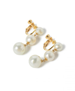 Demi-Luxe BEAMS / 3連パール イヤリング
