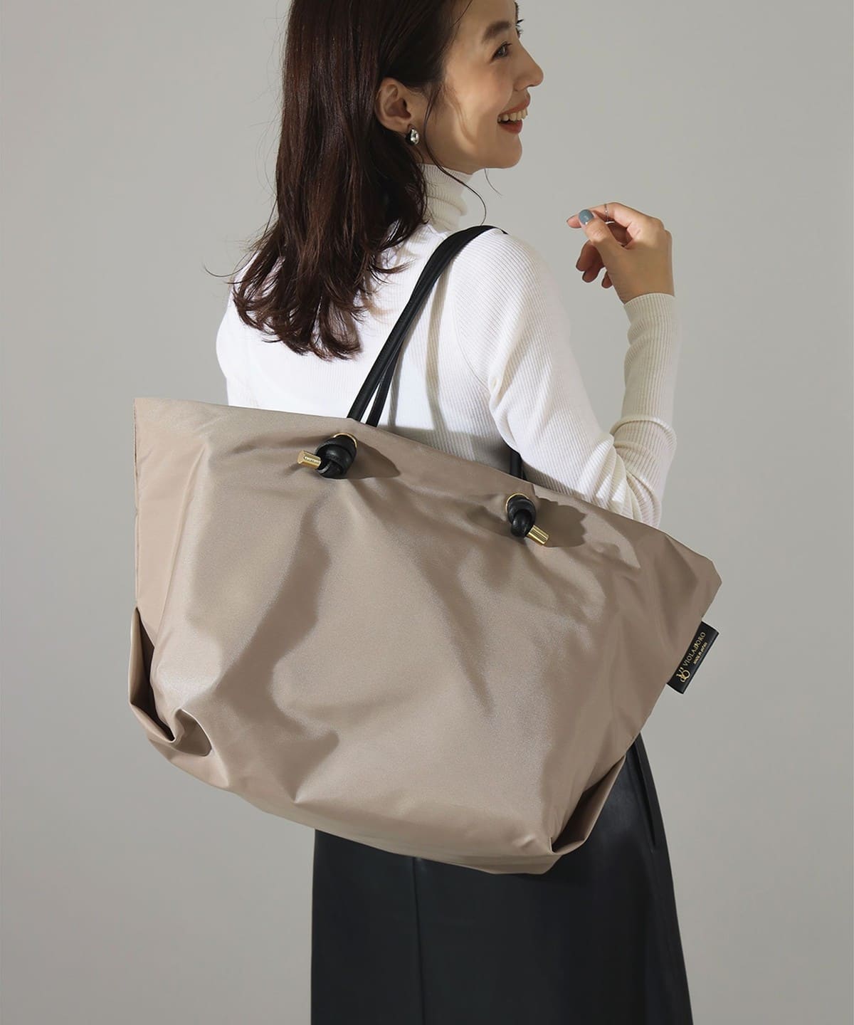 VIOLAd'ORO ヴィオラドーロ / BIANCA ナイロン トートバッグ L バッグ WOMEN TAUPE×BLACK ONE SIZE VIOLAd'ORO ヴィオラドーロ / BIANCA ナイロン トートバッグ L バッグ WOMEN TAUPE×BLACK ONE SIZE
