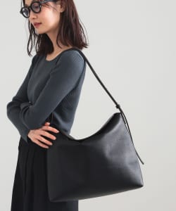 &MyuQ / UPIS grande ショルダーバッグ