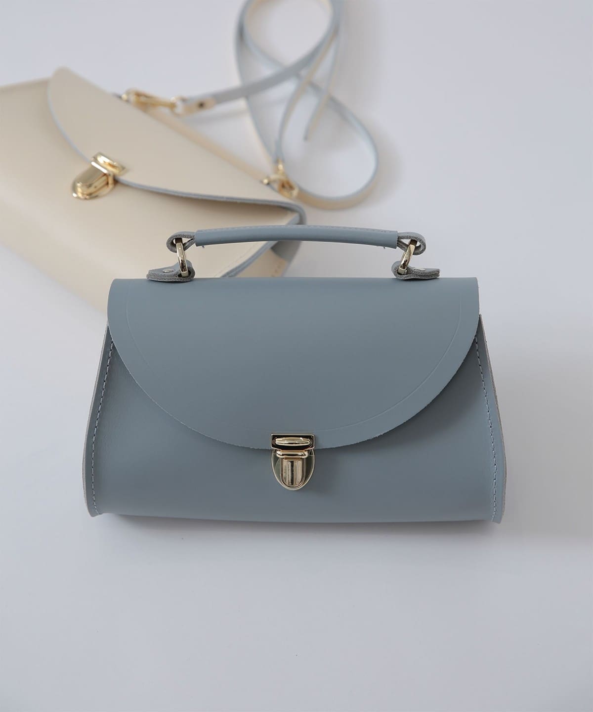 【別注】Cambridge Satchel / ミニ ポピー バッグ バッグ WOMEN 別注FRENCH GREY×GOLD ONE SIZE 【別注】Cambridge Satchel / ミニ ポピー バッグ バッグ WOMEN 別注FRENCH GREY×GOLD ONE SIZE