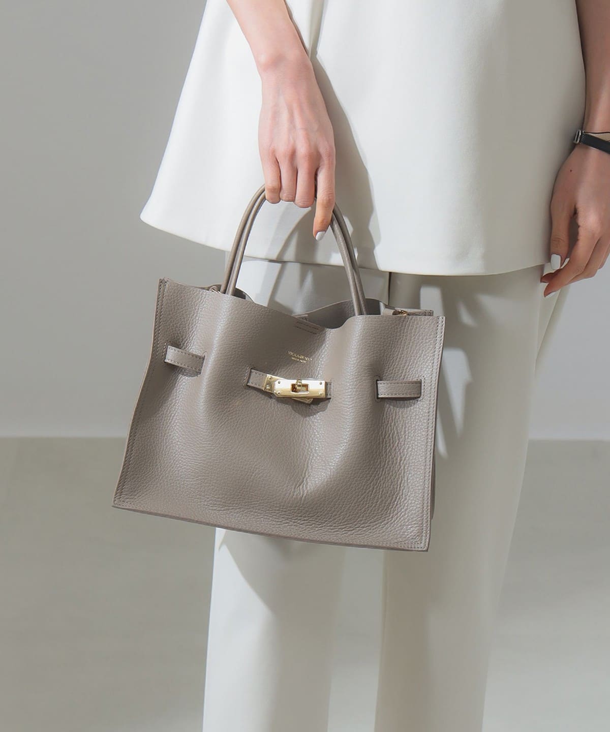 VIOLAd'ORO ヴィオラドーロ / TRERO シュリンク クロア トートバッグ バッグ WOMEN 別注LIGHT. TAUPE×GREY ONE SIZE VIOLAd'ORO ヴィオラドーロ / TRERO シュリンク クロア トートバッグ バッグ WOMEN 別注LIGHT. TAUPE×GREY ONE SIZE