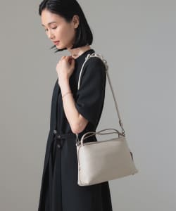 GIANNI CHIARINI / ALIFA レザーショルダーバッグ M