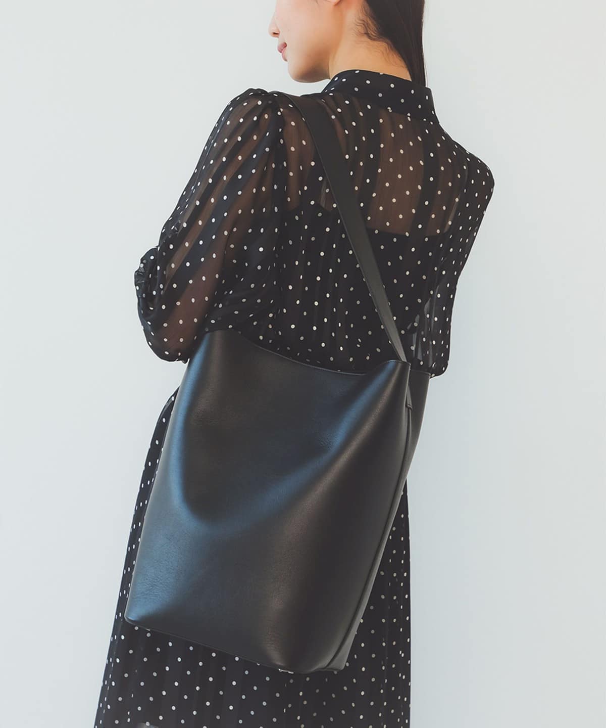 レザー ワンハンドル バッグ バッグ WOMEN BLACK ONE SIZE レザー ワンハンドル バッグ バッグ WOMEN BLACK ONE SIZE