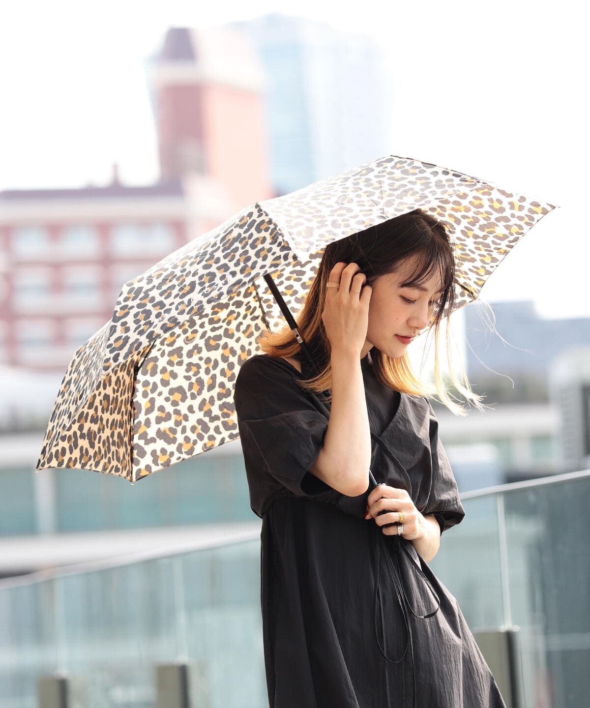 梅雨の季節、雨具❣️ワンタッチ傘 - 傘