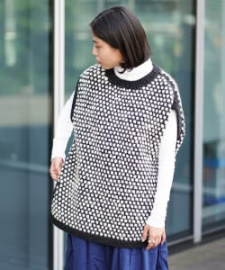 KHWOPA SPIRIT / ドット ニットベスト