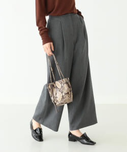 Demi-Luxe BEAMS / アシンメトリータック ワイドパンツ