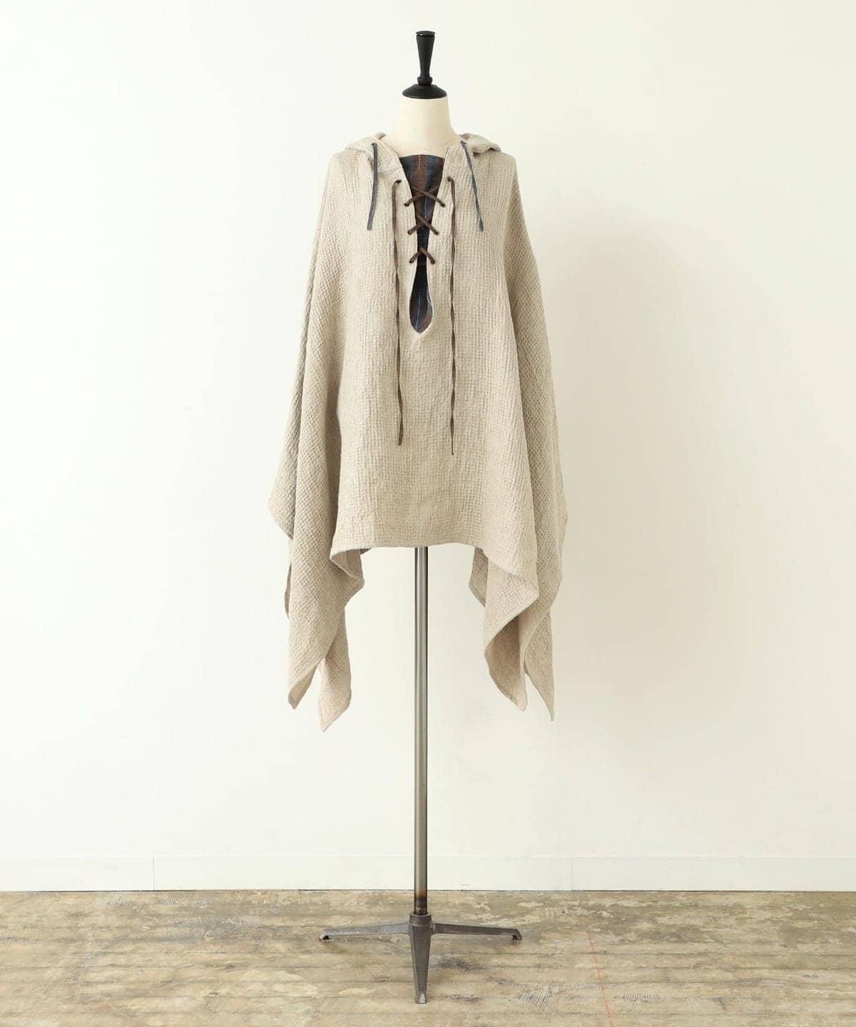 CATHRI カスリ / Gauze Hoodie Poncho ブルゾン MEN BEIGE M CATHRI カスリ / Gauze Hoodie Poncho ブルゾン MEN BEIGE M