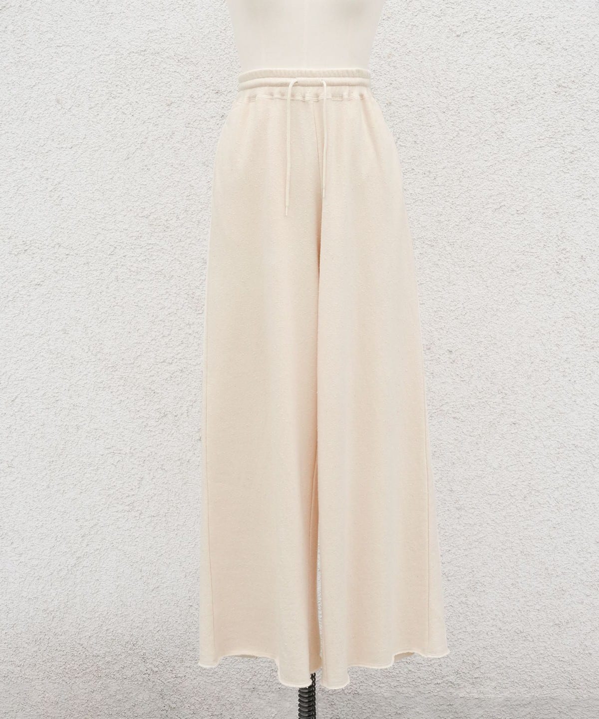 THE BASIC / カットオフ パンツ パンツ WOMEN NATURAL ONE SIZE THE BASIC / カットオフ パンツ パンツ WOMEN NATURAL ONE SIZE