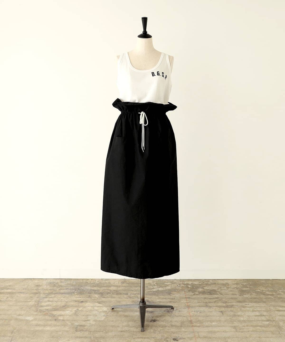 "the khaki ザ・カーキ / ポルトガル軍 "UPCYCLE" タンクトップ ワンピース ワンピース WOMEN white/navy ONE SIZE" "the khaki ザ・カーキ / ポルトガル軍 "UPCYCLE" タンクトップ ワンピース ワンピース WOMEN white/navy ONE SIZE"