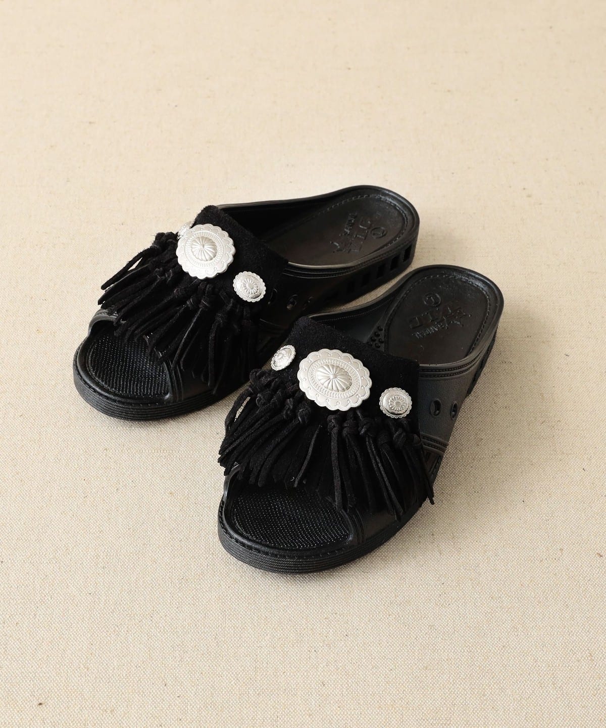 bench ベンチ / スエード フリンジ コンチョ サンダル BE-SA23 シューズ WOMEN BLACK 約25cm bench ベンチ / スエード フリンジ コンチョ サンダル BE-SA23 シューズ WOMEN BLACK 約25cm